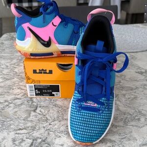 Nike Kids' Blue and Pink Sneakers